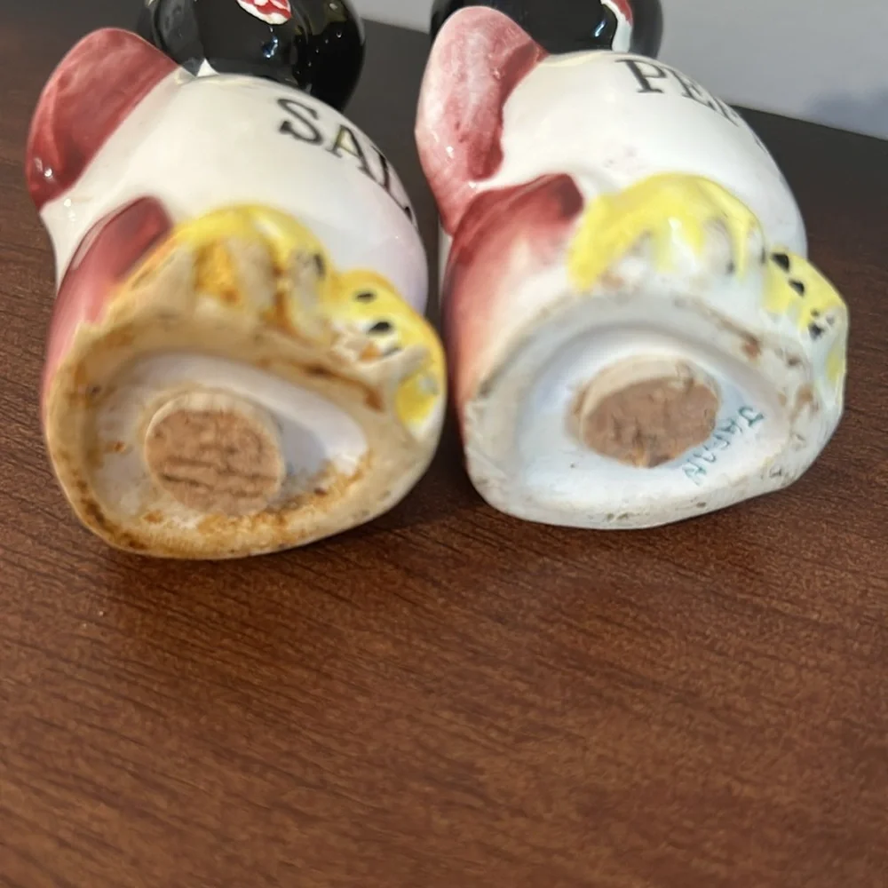 Vintage chicken / Rooster Salt & Pepper shakers